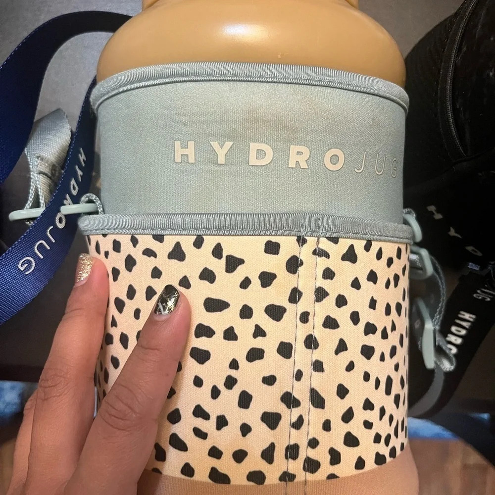 3 Hydrojugs with sleeves - Picture 2 of 5